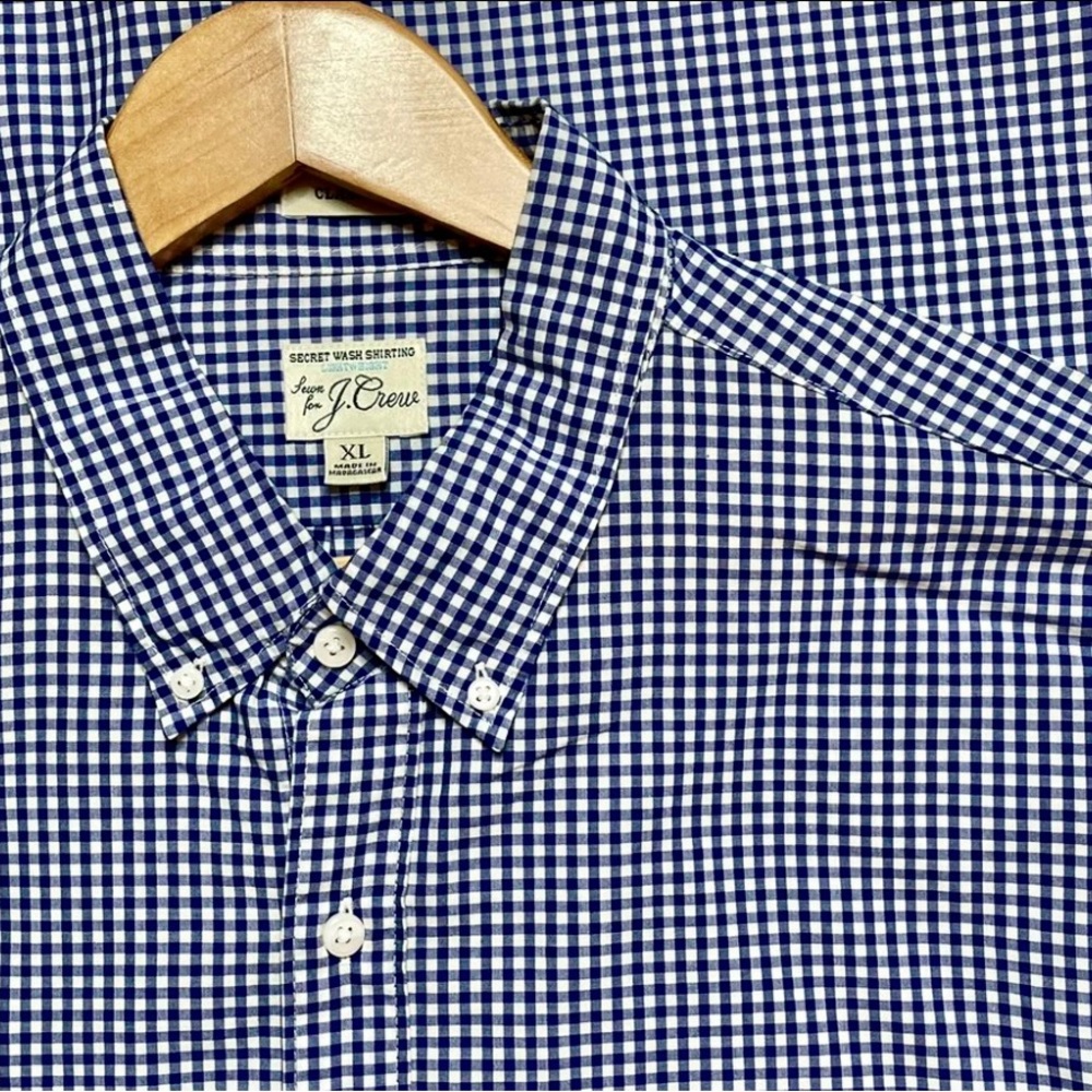 J Crew Long Sleeve Blue Plaid Classic Light Weight Fit Sz XL ( Good Condition)